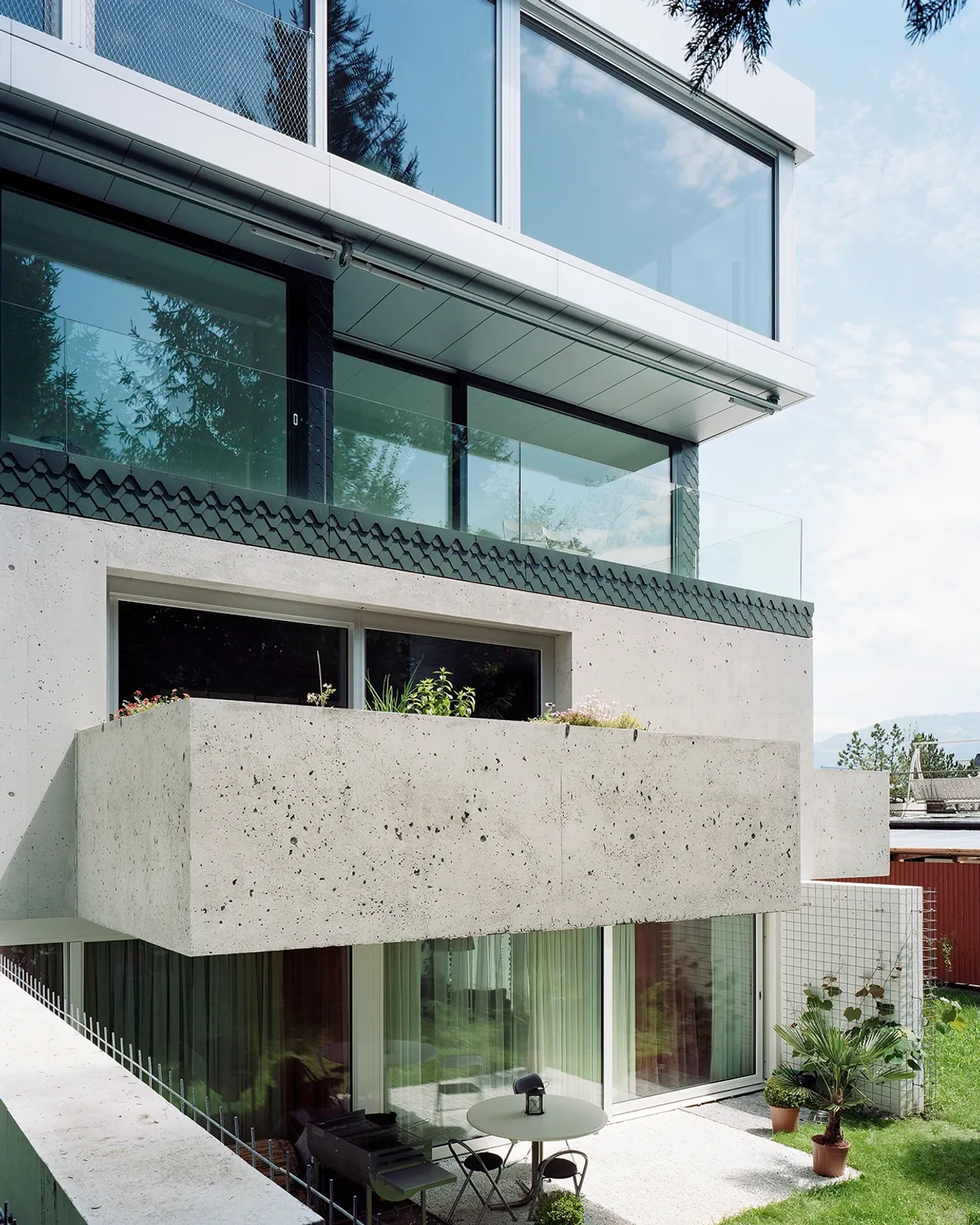 Daniela-Tonatiuh--5House--009--2011