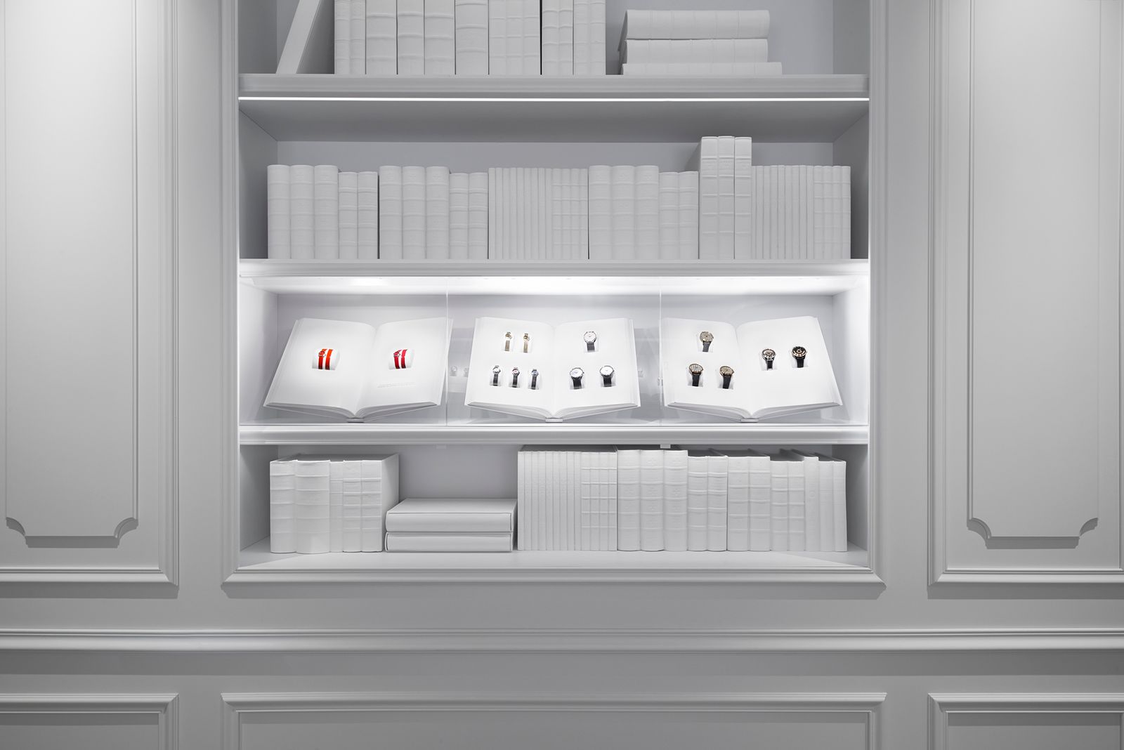 Daniela-Tonatiuh--DIOR-BASELWORLD-005--2017