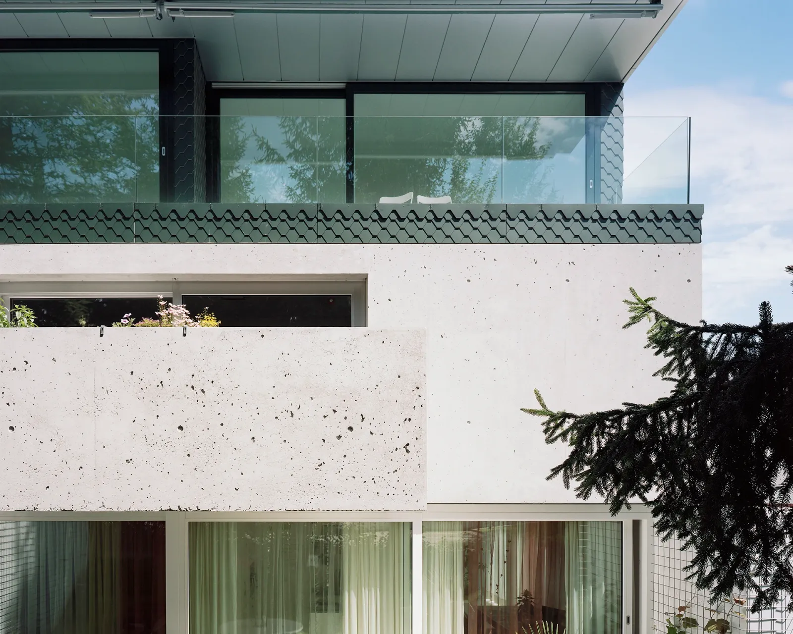 Daniela-Tonatiuh--5House--005--2011