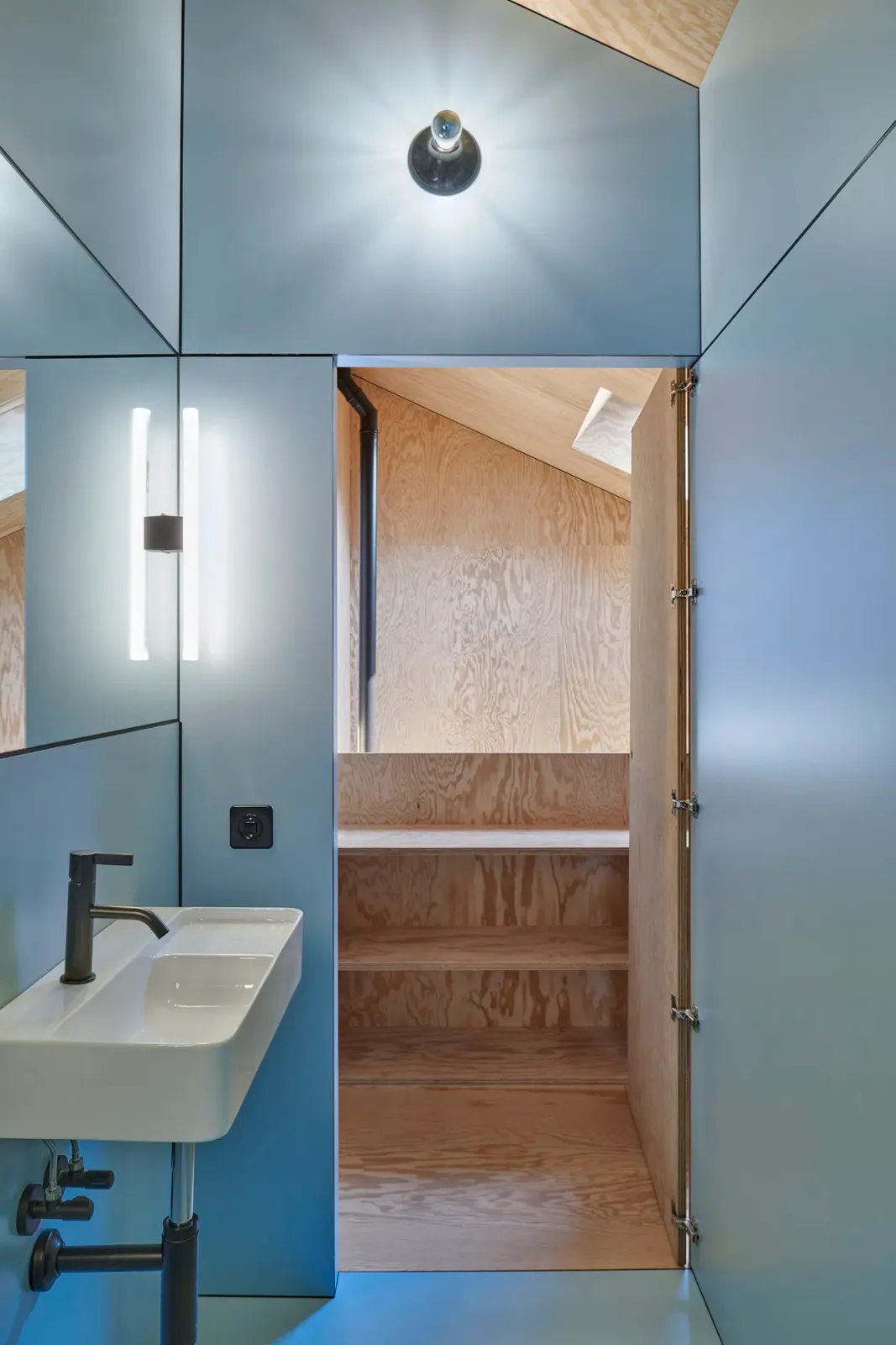 Daniela-Tonatiuh—t_REX_VERSCIO—0010--2024