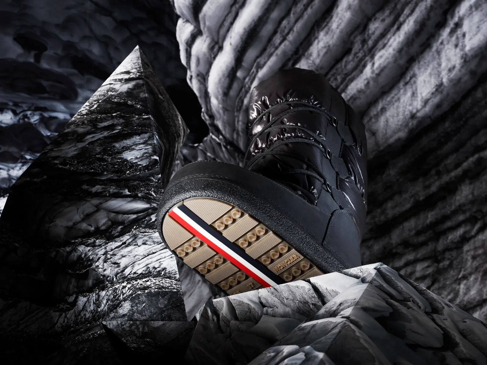 Daniela-Tonatiuh--MONCLER-005--2013